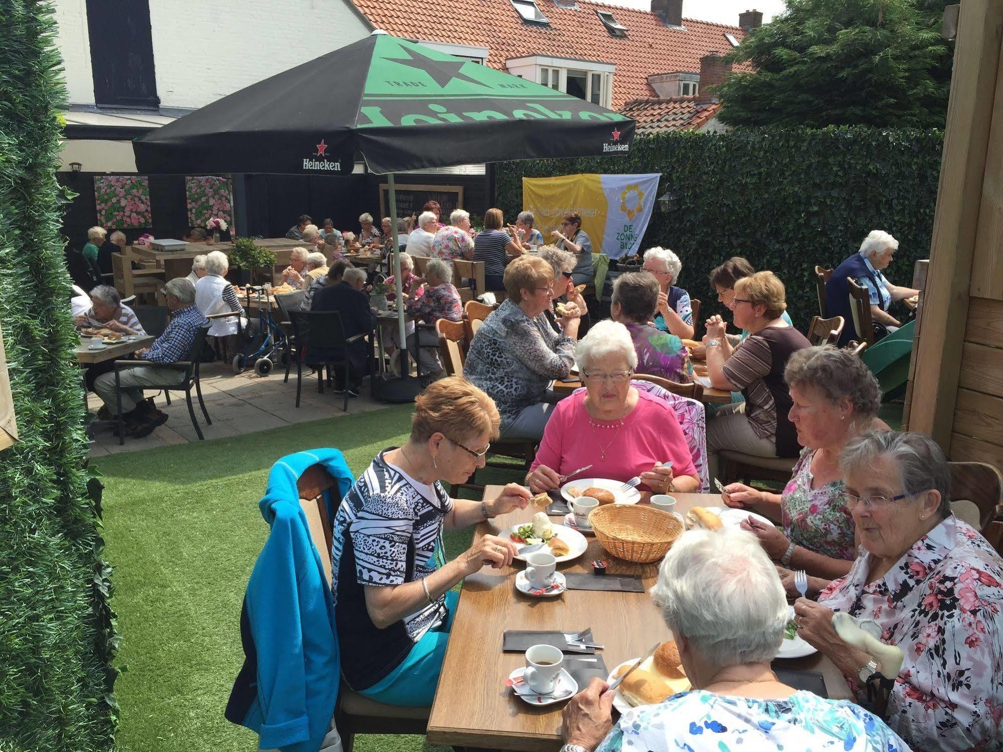 Hotel Bij Verhoeven Zevenbergen Esterno foto